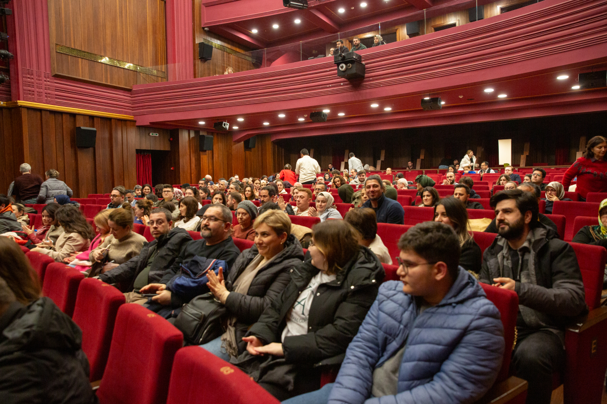 ''Tayyare Sineması'' etkinliğinde ''Bildiğin Gibi Değil'' adlı filmin gösterimi yapıldı