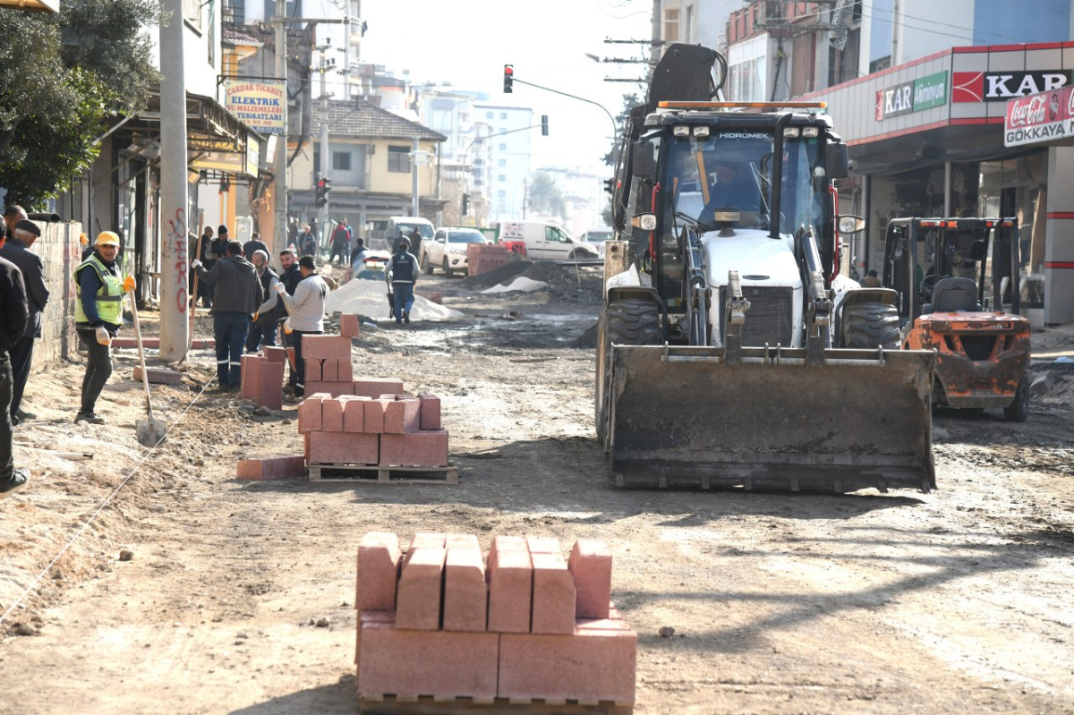 Osmaniye'de yol çalışmaları sürüyor