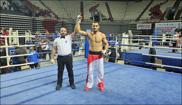 Emrah Yaşar Türkiye Kick Boks Şampiyonu Oldu