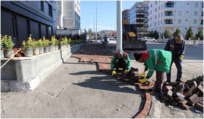 Karaköprü'de Yollar Üstyapı Çalışmalarıyla Yenileniyor