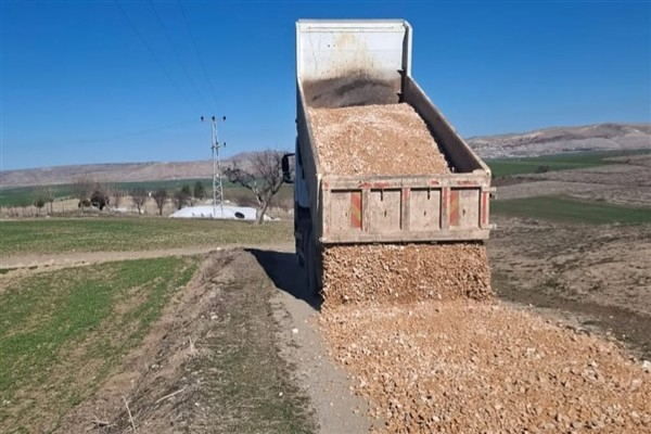 Diyarbakır Hazro’da yol düzenleme çalışmaları tamamlandı