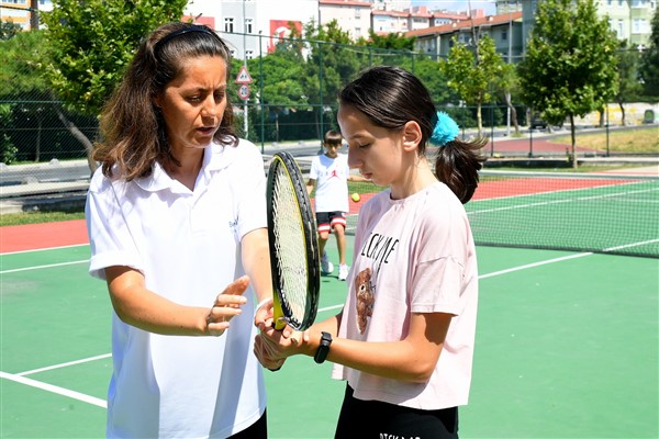 3 bin öğrenci yaz tatilini sporla geçirecek 