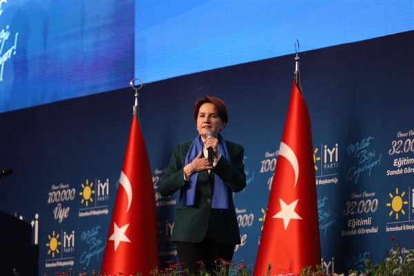 Akşener: 'Omuz Omuza 100.000 Üye' programında konuştu