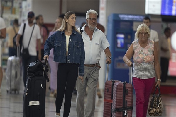 Antalya’ya hava yoluyla gelen turist sayısı 11 milyonu aştı