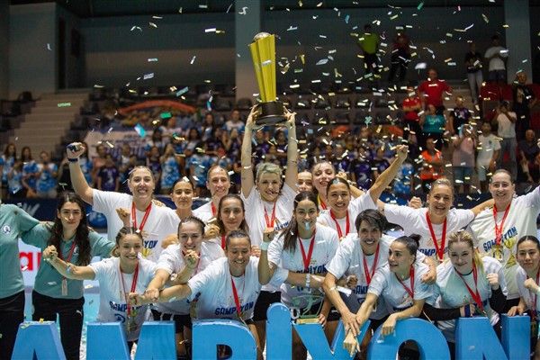 Armada Praxis Yalıkavak Spor Kulübü, Kadınlar Süper Kupa'yı kazandı