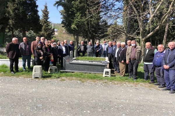 Aydoğan Sezer kabri başında anıldı