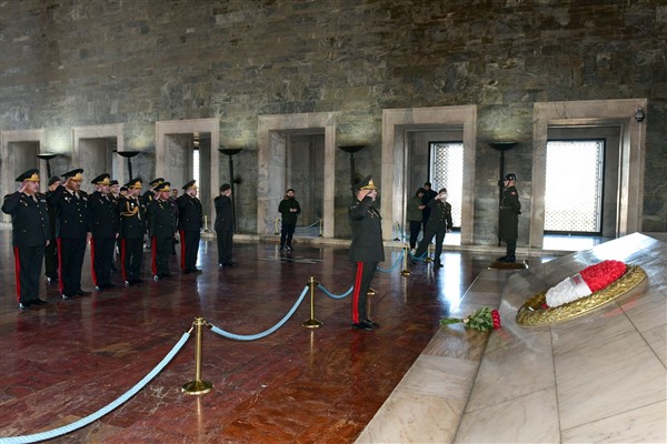 Azerbaycan Silahlı Kuvvetlerinde görevli Generaller, Anıtkabir'i ziyaret etti