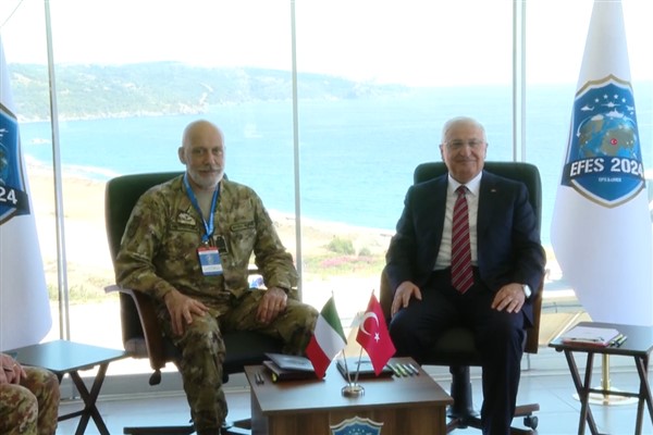 Bakan Güler, İtalya Genelkurmay Başkanı Oramiral Dragone ile görüştü