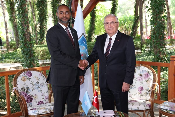 Bakan Güler, Somali Savunma Bakanı Muhammed Nur ile bir araya geldi