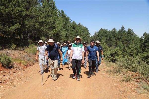 Başkan Altay Doğanhisar’da doğa yürüyüşüne katıldı