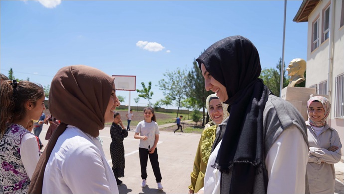 Başkan Ayşe Çakmak kırsal mahalle ziyaretlerini sürdürüyor