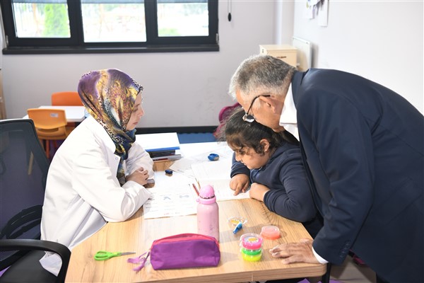 Başkan Büyükkılıç, Engelsiz Yaşam Merkezi’nin özel çocuklarıyla buluştu