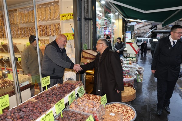 Başkan Büyükkılıç, esnafı ziyaret etti