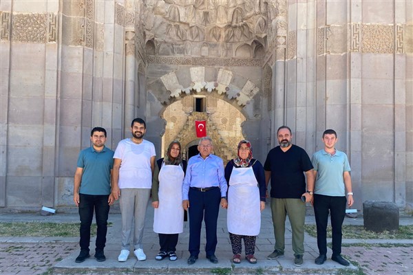 Başkan Büyükkılıç’tan tarihi Sultan Hanı'na davet