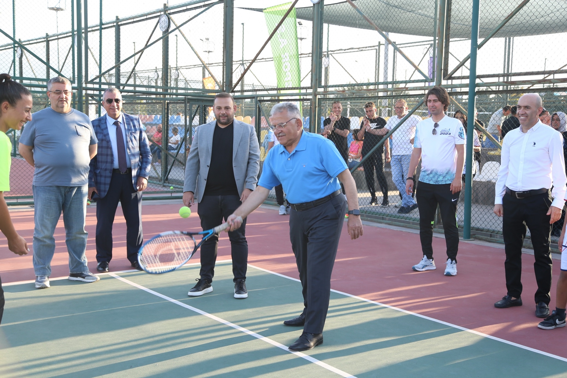 Başkan Büyükkılıç'tan Tenis Defi Ligi sporcularına tebrik