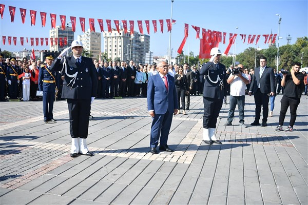 Başkan Büyükkılıç, Zafer Bayramı'nın 102'nci yıl dönümünü Kayserililerle birlikte kutladı