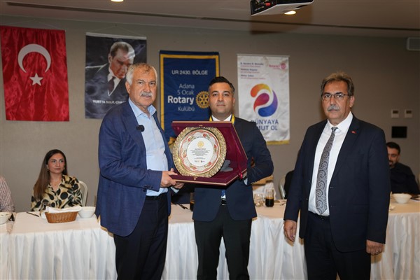 Başkan Karalar’a 5 Ocak Adana Rotary Kulübü’nden ödül