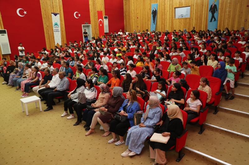 Başkan Kuş, Tiyatroda Öğrencilerle Buluştu-(VİDEO)