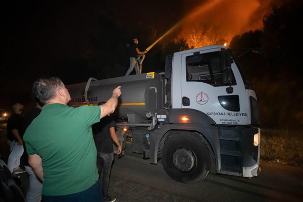 Başkan Tugay: Belediyemizin tüm birimleriyle sahadayız