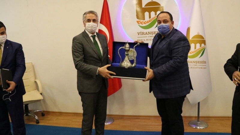 Başkan Yanılmaz Viranşehir Belediyesini Ziyaret Etti