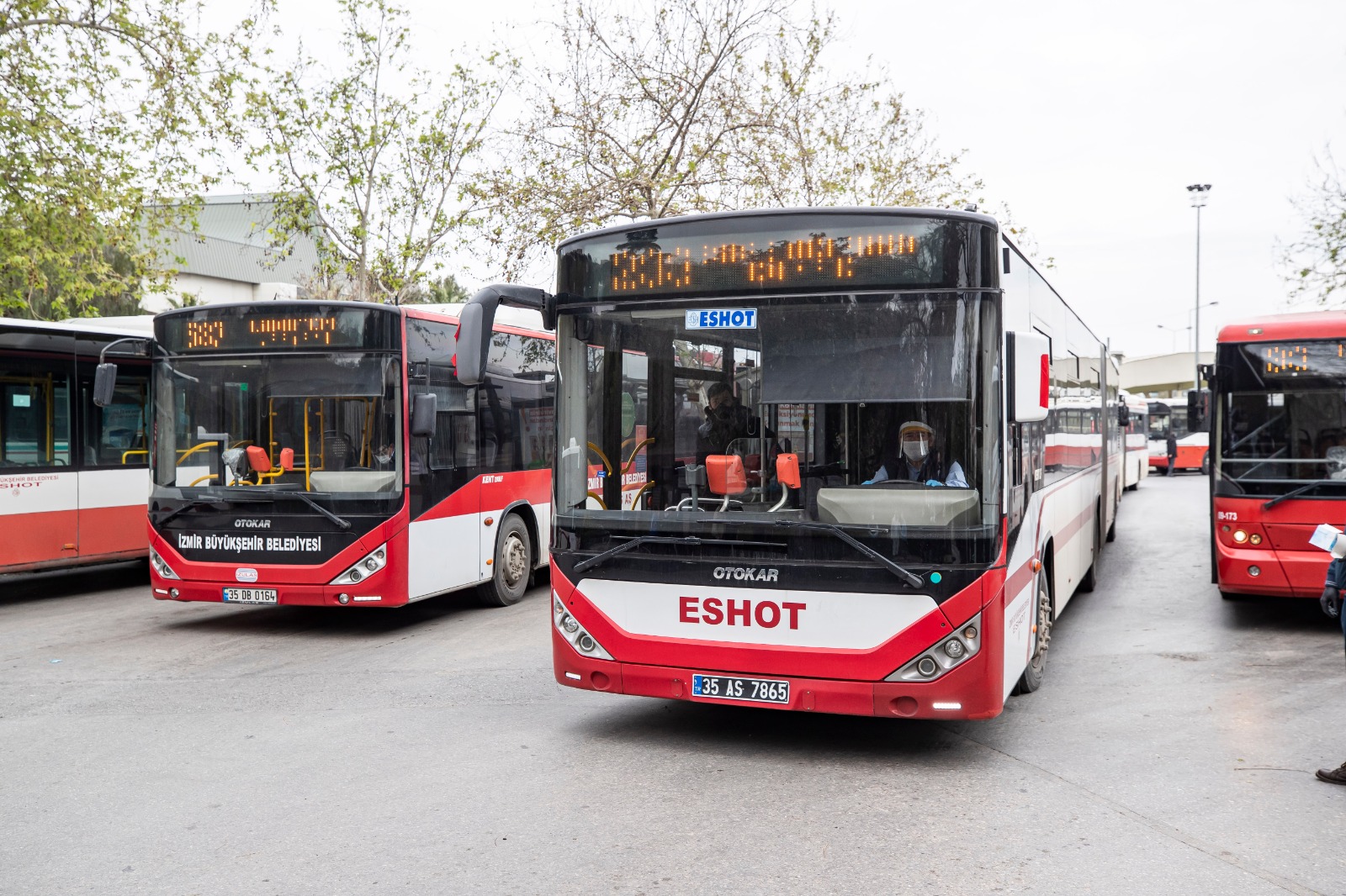 Bayraklı TOKİ bölgesine 4 hatta toplam 21 otobüs hizmet veriyor