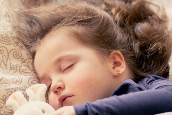 Bebeklerde ve çocuklarda uyku düzeni sağlamanın püf noktaları