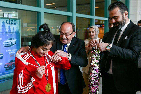 Boksta Avrupa şampiyonu olan EGO Sporlu Filiz Işık Türkiye’ye bir ilki yaşattı