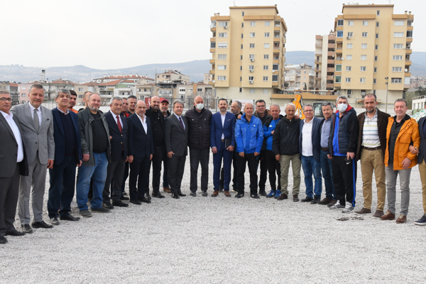 Bornova Şehir Stadı fikir birliğiyle yenileniyor