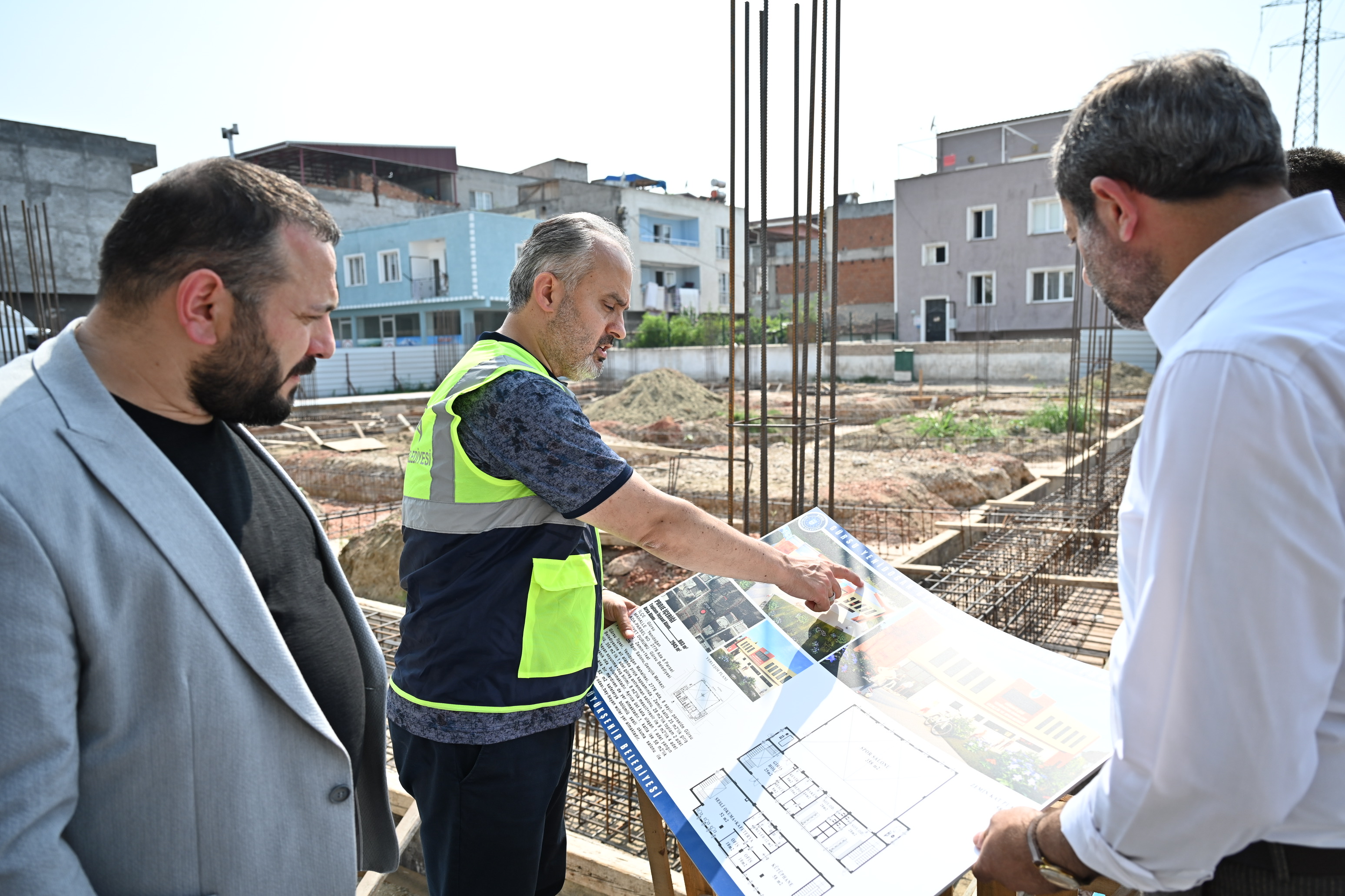 Bursa Büyükşehir Belediyesi Gürsu'da gençlik ve spor merkezi için çalışmalara başladı