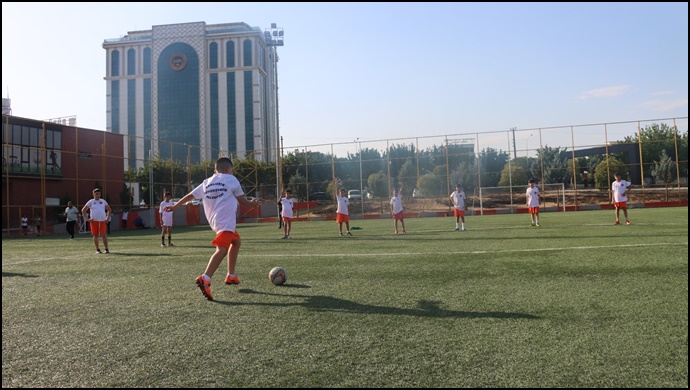  Büyükşehir Futbol Yaz Okulu Geleceğin Futbolcularını Yetiştiriyor