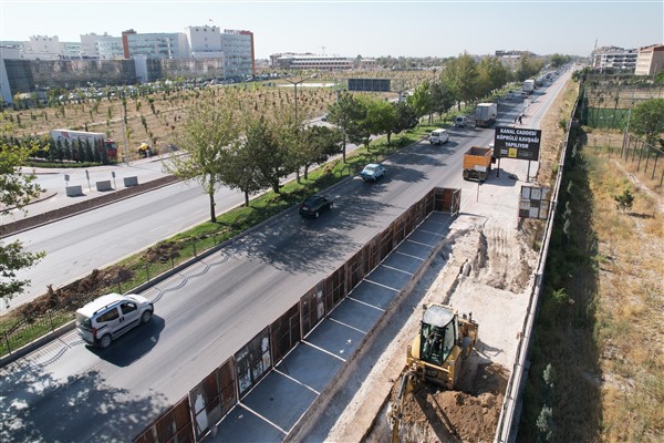 Büyükşehir, Yeni Adana Çevre Yolu Şehir Hastanesi önünde köprülü kavşak yapımına başladı