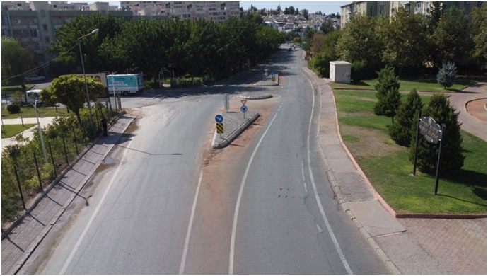 Büyükşehirden Evren Sanayi Oto Galericiler Sitesi Koridorunda Yol Düzenleme Çalışması