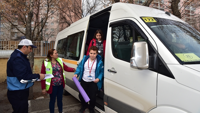 Büyükşehir’den Servis Ve Sürücülerine Sıkı Denetim