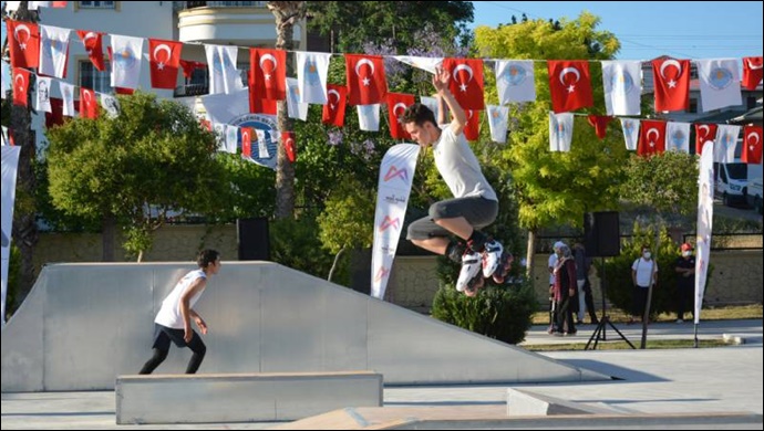 Büyükşehir’den Tarsus’taki Sporcu Gençler İçin ‘Rampark’