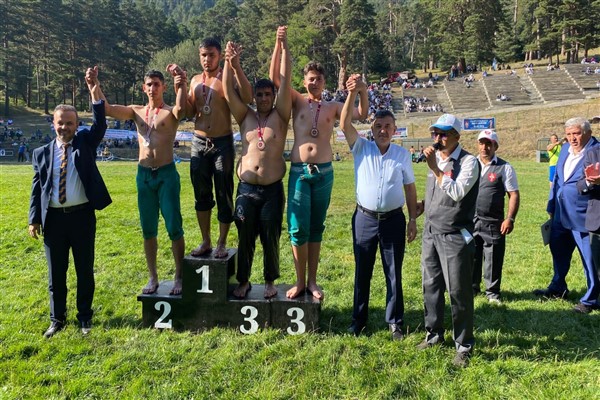 Çankırı Belediyesi Spor Kulübü güreşçileri Gerede’den 7 madalya ile döndü