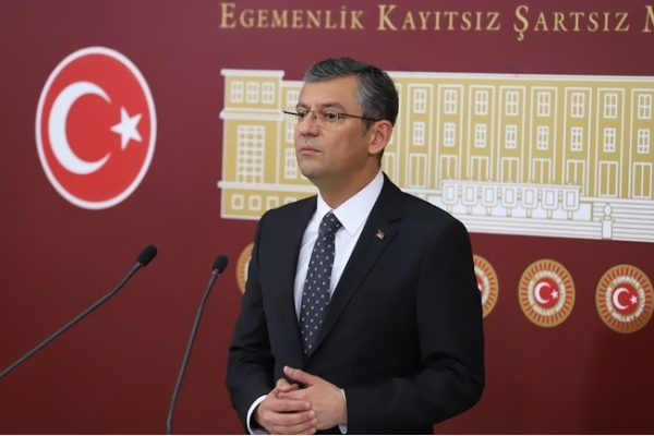 CHP Genel Başkanı Özel, Almanya Başbakanı Scholz ile bir araya geldi