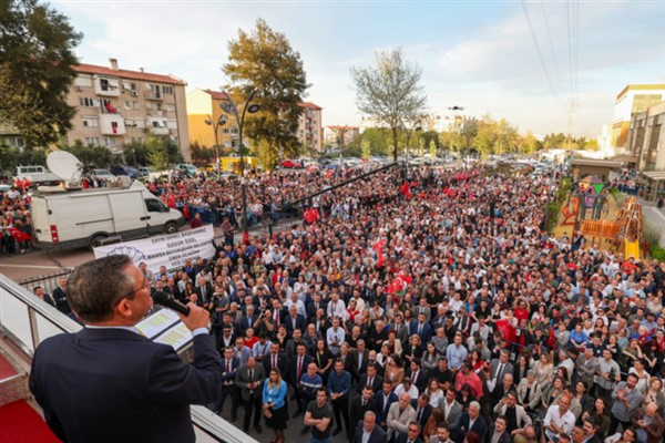 CHP Genel Başkanı Özel, Manisa’da vatandaşlarla buluştu 