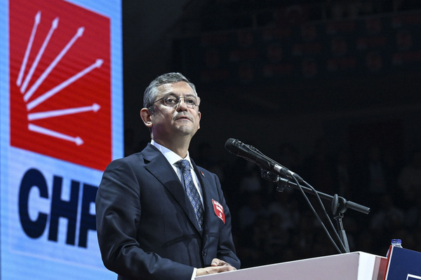 CHP Genel Başkanı Özel, Orhan Kemal'i andı