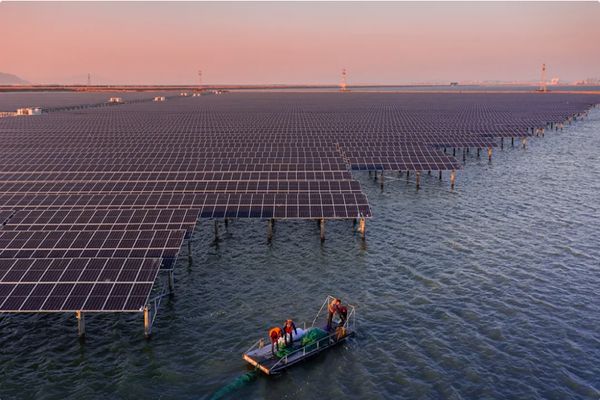 Çin, bu yıl 100 GW kapasiteli güneş tarlaları kuracak