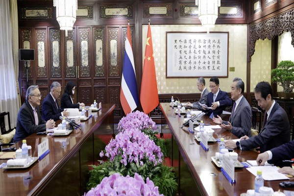 Çin ve Tayland dışişleri bakanları görüştü