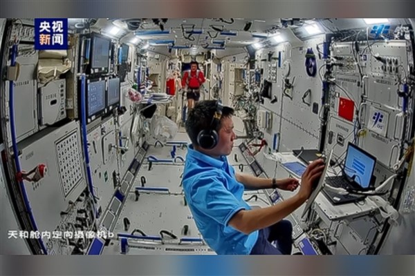 Çinli astronotlar uzayda birçok deney gerçekleştirdi