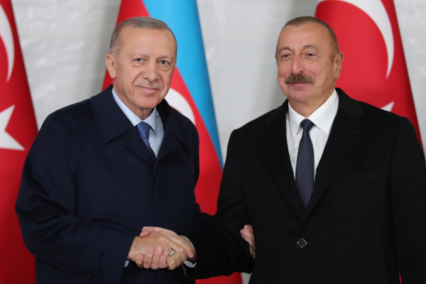 Cumhurbaşkanı Erdoğan, Azerbaycan Cumhurbaşkanı Aliyev'e Türk Dünyası Al-i Nişanı verdi