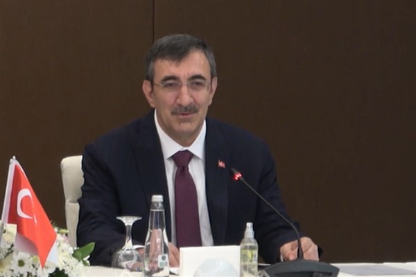 Cumhurbaşkanı Yardımcısı Yılmaz, Azerbaycanlı mevkidaşı Hacıyev ile görüştü