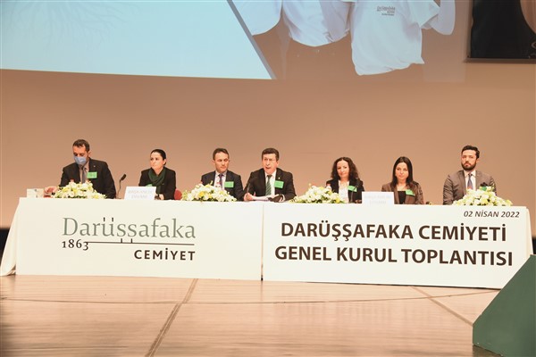 Darüşşafaka’da bayrak değişimi