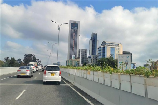 Doğu Afrika’daki ilk hızlı otoyol hizmete girdi