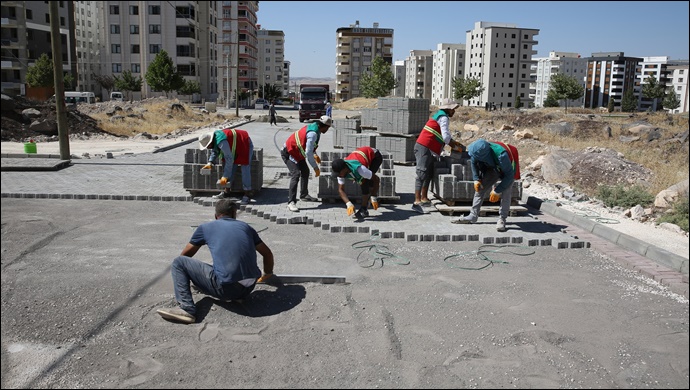 Doğukent’e Yollar Parke İle Döşeniyor-(VİDEO)