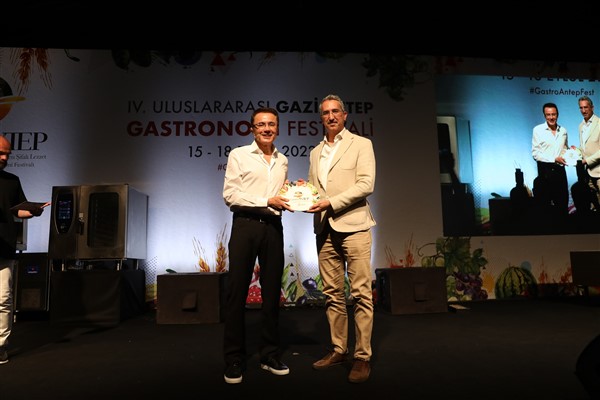 Dr. Saraç, Gaziantep'in şifa sırrı gıdalarını GastroAntep’te anlattı