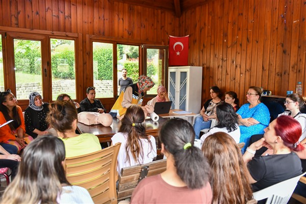 Esenyurt'ta Temel İlk Yardım Eğitimleri veriliyor