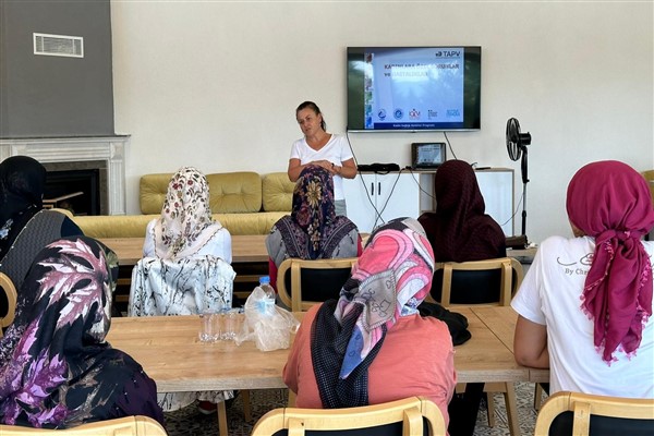 Eskişehir'de “Kadın Sağlığı Eğitim Seminerleri” gerçekleştirdi