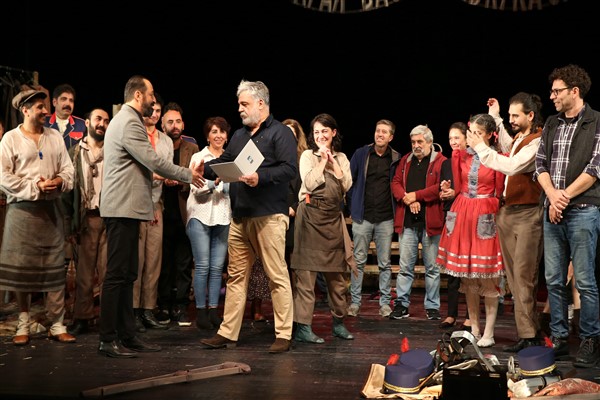Eskişehir'de Şehir Tiyatroları, “Ayak Bacak Fabrikası” adlı oyunu ile başladı